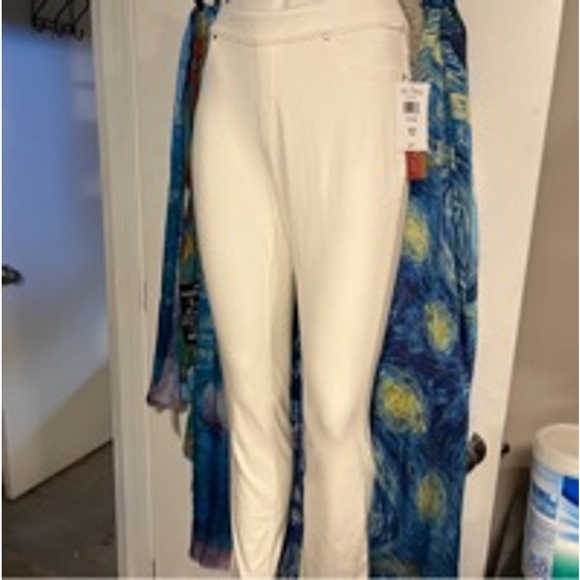True slim jeggings size 12 NWT SIZE 12 IN WHITE - Picture 4 of 5